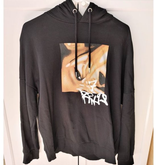 Ariana Grande Oversized Hoodie - Picture 2 of 4